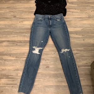 Joe’s The Charlie Ripped High Rise Skinny! Like New size 30